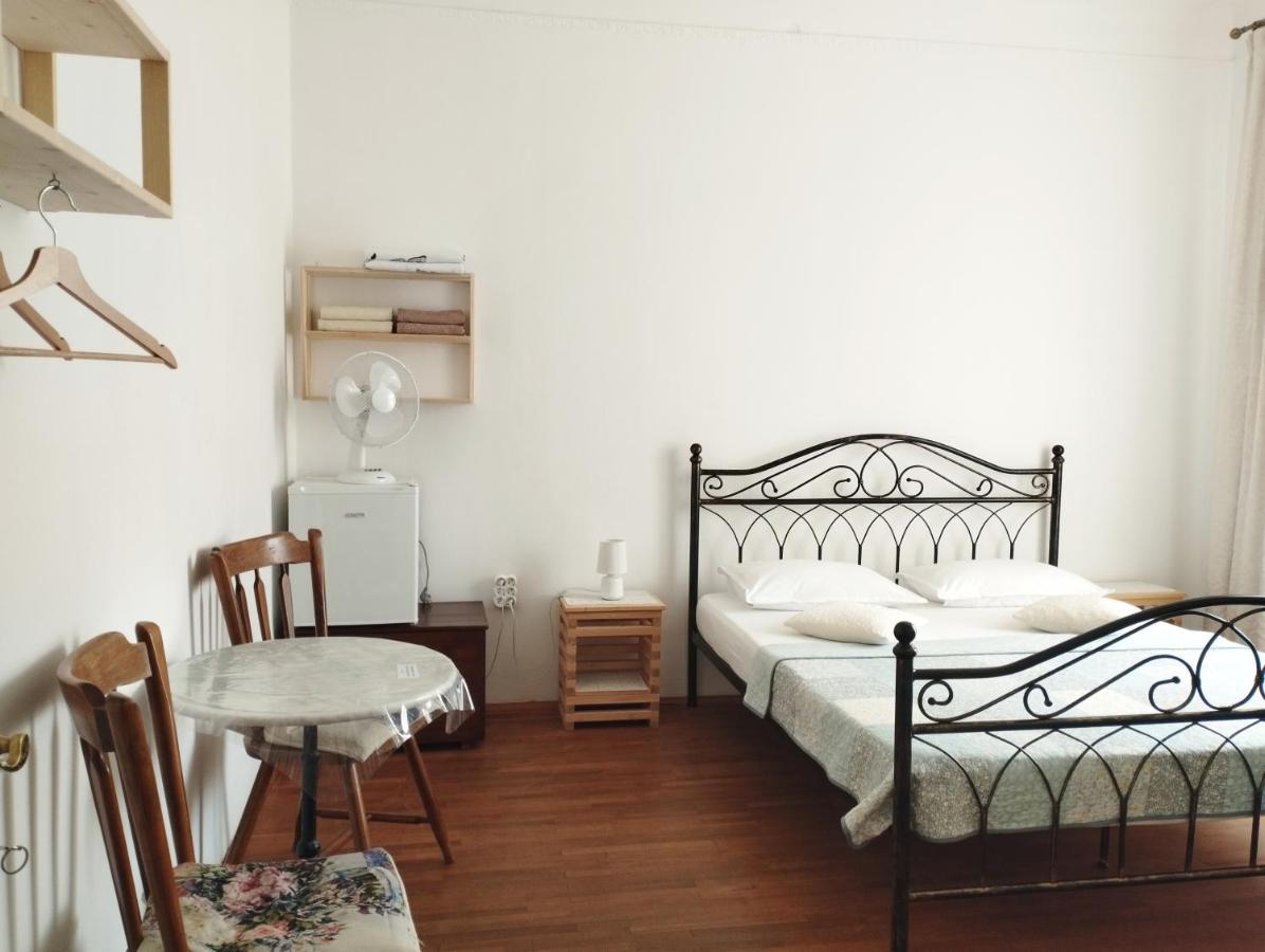 Guest House Izola Buitenkant foto