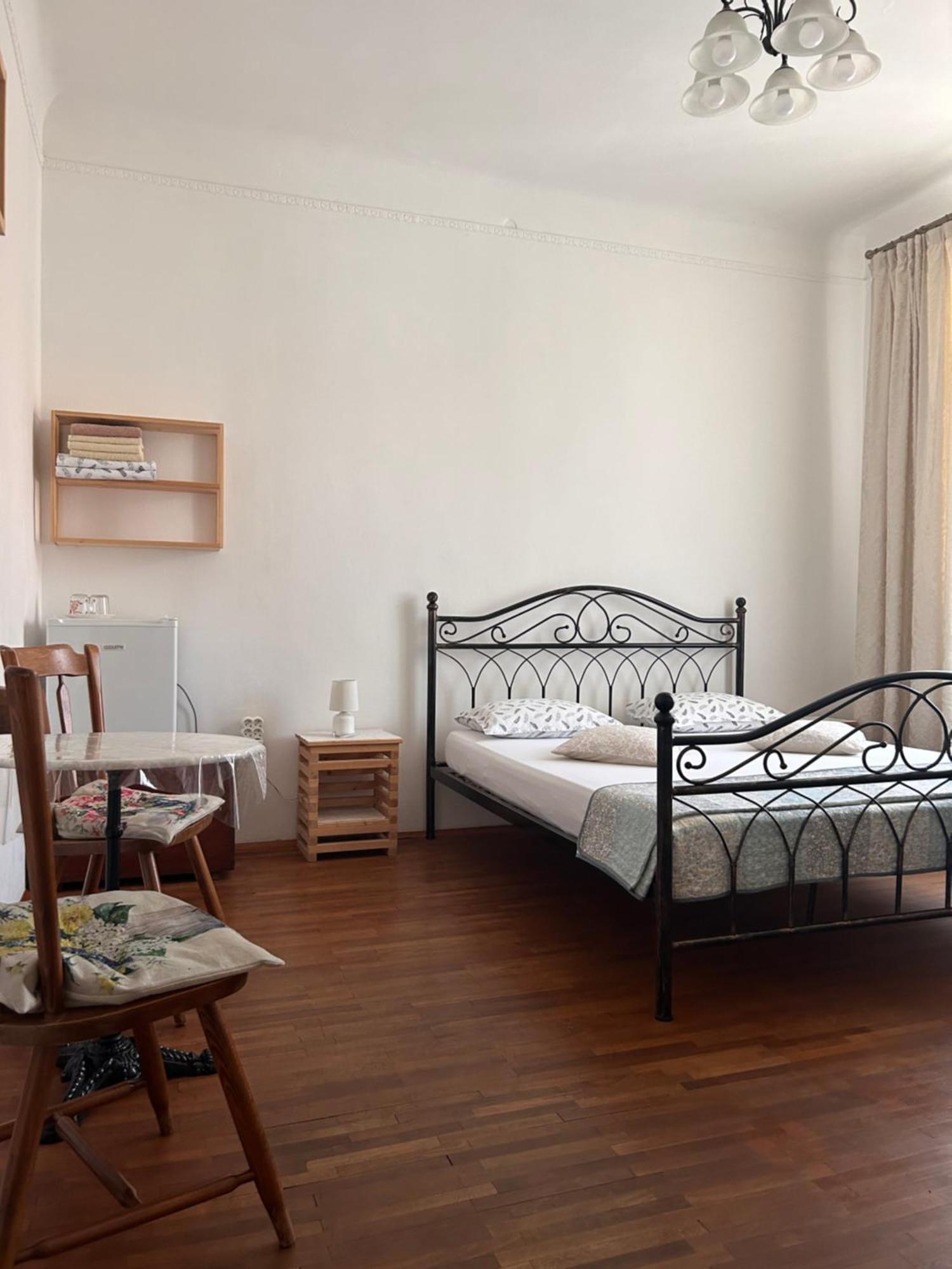 Guest House Izola Buitenkant foto