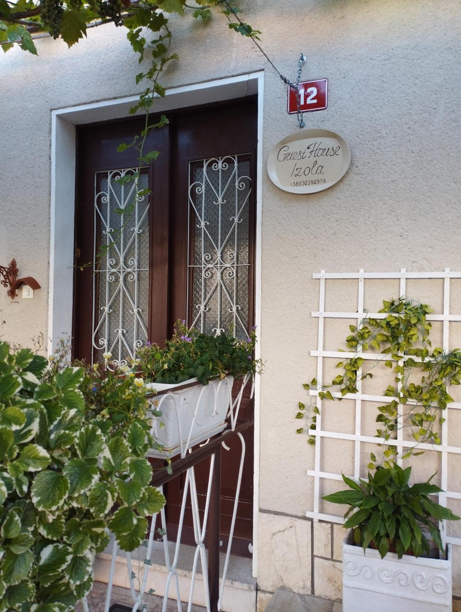 Guest House Izola Buitenkant foto