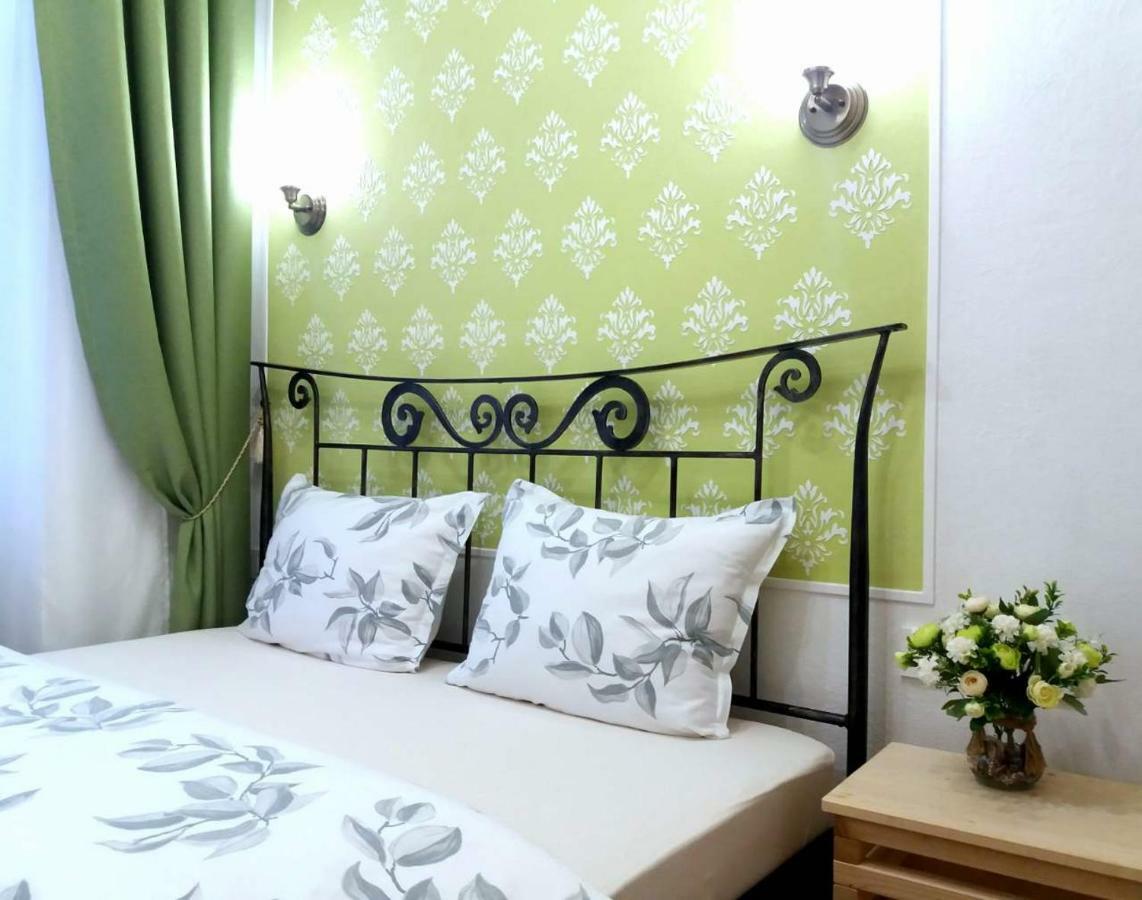 Guest House Izola Buitenkant foto