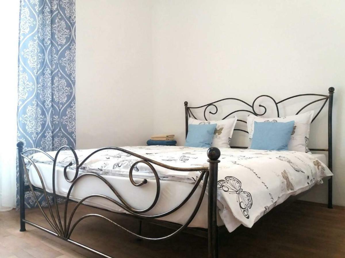Guest House Izola Buitenkant foto